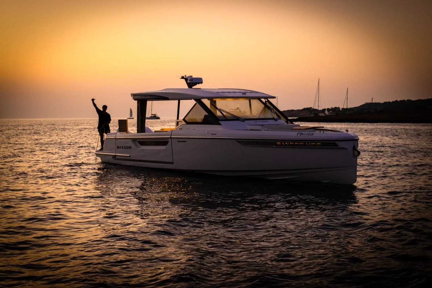 DE ANTONIO 36 yacht interior and seating