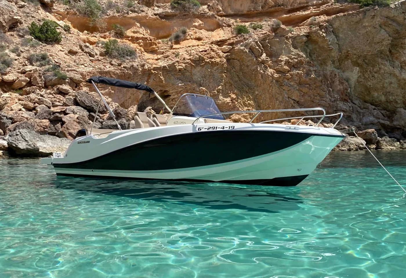 Saxdor 400 GTO luxury speed boat hire